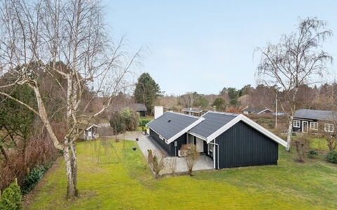 Frithlef - 1.3Km from the Sea: Meubles, Design Intérieur, Appartement, Sol, Sol, Table, Chaise, Pièce, Domicile, Table Cuisine Et Salle A Manger