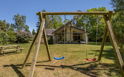 Gjorgjija - 50M from the Sea: Bois, Lot Terre, Équipement Extérieur Play, Jardin, Ombre, Loisir, Pelouse, Parc, Terrain De Jeux, Arrière-Cour