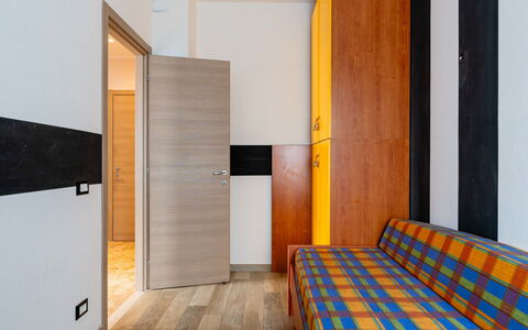 Atena: Propriété, Bois, Design Intérieur, Confort, Sol, Sol, Dur, Plafond, Porte