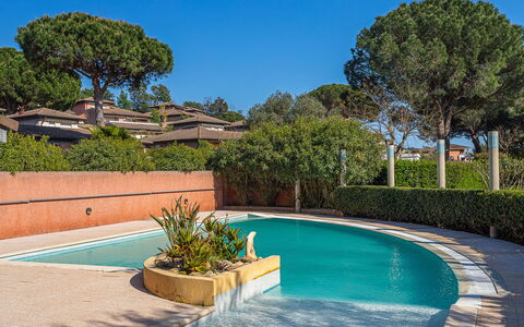 Les Terrasses de Cavalière Ii: Piscine, Composite, Recours, Ombre, Jardin, Eco Hôtel, Aménagement Paysager, Caractéristique De L'Eau, Hacienda, Biens