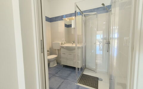 Ugento 1: Sol, Sol, Design Intérieur, Pièce, Porte, Plafond, Luminaire Plomberie, Plomberie, Appartement