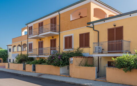 Casa Pavoncelle Apartments In Gallura: Zone Résidentielle, Établissements Humains, Balcon, Appartement, Clôture
