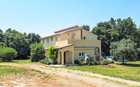 Fameja: Ciel, Plante, Bâtiment, Arbre, Fenêtre, Lot Terre, Chalet, Maison, Paysage Naturel, Herbe
