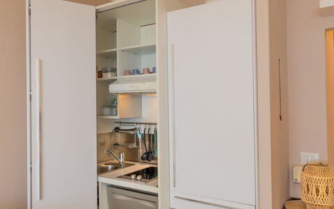 Castiglioncello 230: Bois, Cabinetry, Sol, Design Intérieur, Meubles, Sol, Placard, Appareil De Cuisine, Cuisine, Rayonnage