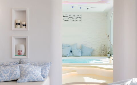 Villa Solemare: Design Intérieur, Éclairage, Domicile, Meubles, Sol, Pièce, Chambre, Plafond, Oreiller, Lit
