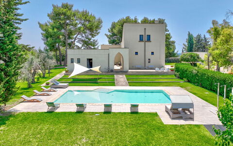 Masseria Ceratonia: Bleu, Biens, Pelouse, Jardin, Piscine, Aménagement Paysager, Manoir, Cour, Ombre, Villa
