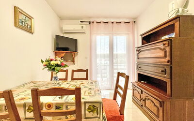 Pag Povljana 110: Piscine, Recours, Composite, Mobilier De Jardin, Ombre, Hôtel, Eco Hôtel, Caractéristique De L'Eau, Thermes