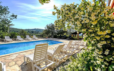 Sonus Silenti: Piscine, Recours, Composite, Mobilier De Jardin, Ombre, Hôtel, Eco Hôtel, Caractéristique De L'Eau, Thermes