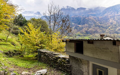 Borgonuovo Waterfall'S House: Piscine, Recours, Composite, Mobilier De Jardin, Ombre, Hôtel, Eco Hôtel, Caractéristique De L'Eau, Thermes