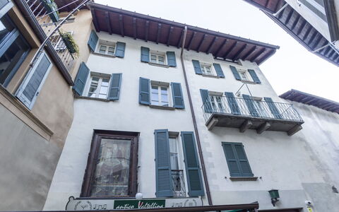 Vicolo Ninguarda: Piscine, Recours, Composite, Mobilier De Jardin, Ombre, Hôtel, Eco Hôtel, Caractéristique De L'Eau, Thermes