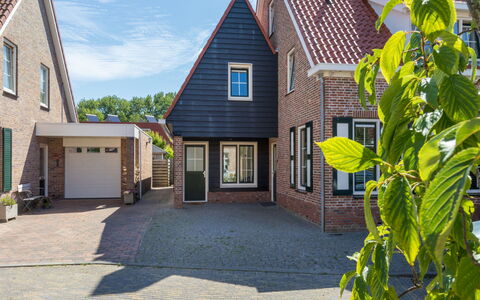 Domburgse Oase: Zone Résidentielle, Maison, Domicile, Quartier, Toit, Établissements Humains, Banlieue, Porte, Chalet, Allée