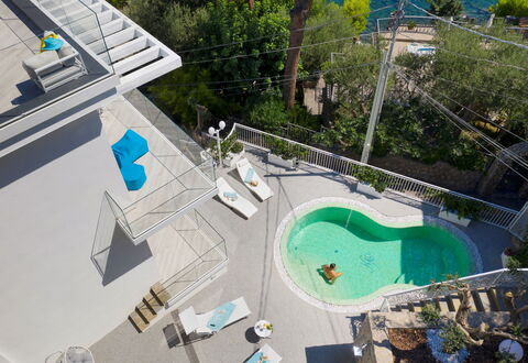 Villa Neranyum: Piscine, Recours, Mobilier De Jardin, Composite, Eco Hôtel, Loisir, Biens, Ombre, Villa, Thermes