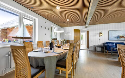 Solvey - 400M from the Sea: Meubles, Design Intérieur, Sol, Sol, Plafond, Pièce, Chaise, Table, Appartement, Table Cuisine Et Salle A Manger