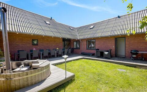 Solvey - 400M from the Sea: Meubles, Design Intérieur, Sol, Sol, Plafond, Pièce, Chaise, Table, Appartement, Table Cuisine Et Salle A Manger