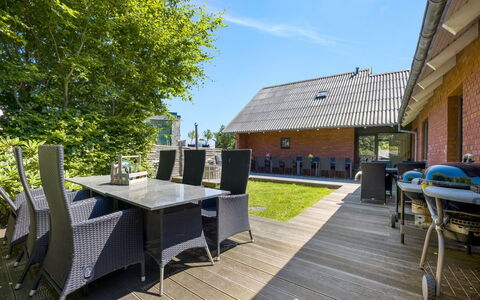 Solvey - 400M from the Sea: Meubles, Design Intérieur, Sol, Sol, Plafond, Pièce, Chaise, Table, Appartement, Table Cuisine Et Salle A Manger