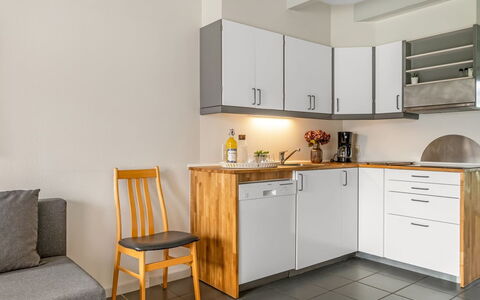 Arton - from the Sea: Meubles, Cuisine, Comptoir, Cabinetry, Bois, Appareil De Cuisine, Sol, Principaux Appliance, Design Intérieur, Pièce