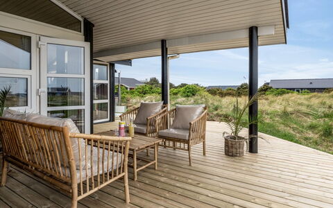 Apelone - 280M from the Sea: Sol, Mur, Sol, Design Intérieur, Bois, Plafond, Parquet, Éclairage, Meubles, Revêtement De Sol Stratifié