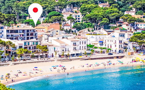Llafranc Beach: Côte, Été, Cotiers Et Relief Océaniques, Zone Résidentielle, Mer, Plage, Rive, Vacances, Appartement, Balcon