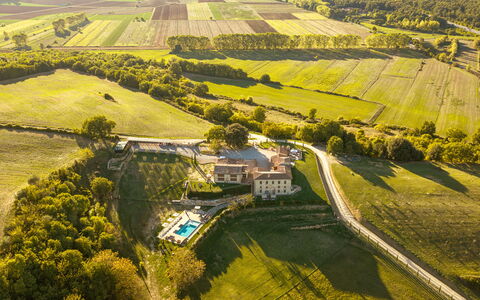 Le Volte, Borgo Campassini, Monteriggioni: Paysage, Biens, Zone Résidentielle, Maison, Vue Du Ciel, Lot Terre, Piscine, Zone Rurale, Domicile, Manoir