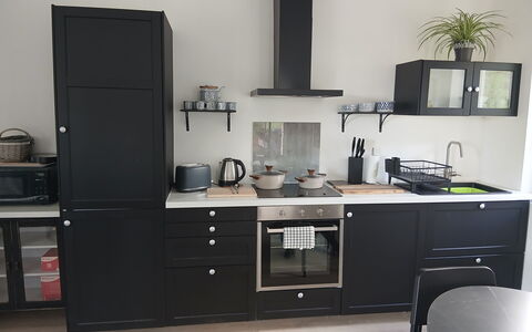Villa dei Sogni: Appareil De Cuisine, Cuisine, Cabinetry, Comptoir, Principaux Appliance, Sol, Design Intérieur, Meubles, Électroménager, Cuisinière