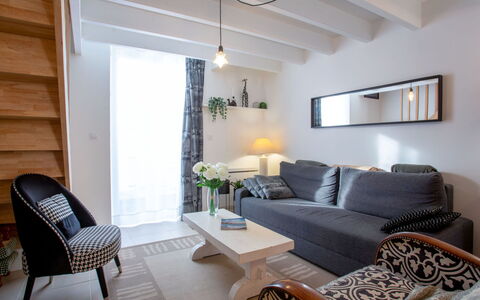 La Bernerie-En Retz 450: Meubles, Design Intérieur, Canapé, Sol, Mur, Sol, Bois, Pièce, Salon, Plafond