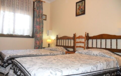 Don Felipe: Chambre, Lit, Meubles, Pièce, Drap De Lit, Propriété, Literie, Cadre De Lit, Matelas, Sol
