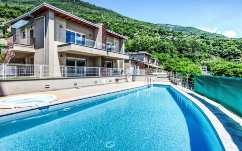 Vigna Luisa: Piscine, Recours, Hôtel