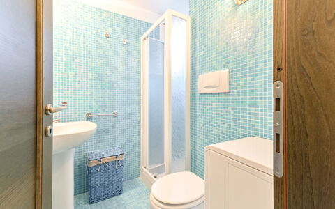 Il Gualdo: Salle De Bains, Sol, Mur, Sol, Design Intérieur, Luminaire Plomberie, Lavabo, Toilette, Plomberie, Tuile