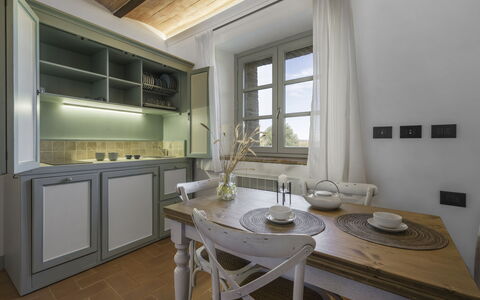 La Piazzetta, Borgo Campassini, Monteriggioni: Design Intérieur, Cuisine, Meubles, Plafond, Sol, Comptoir, Cabinetry, Pièce, Domicile, Éclairage