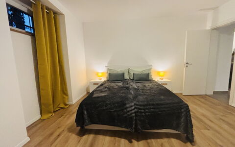 Appartamento Soul & Travel Ac And Wifi Croazia: Design Intérieur, Sol, Sol, Meubles, Parquet, Lit, Bois, Pièce, Chambre, Plafond