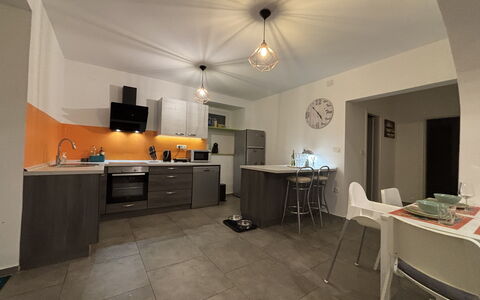 Appartamento Soul & Travel Ac And Wifi Croazia: Design Intérieur, Sol, Meubles, Sol, Plafond, Bois, Cuisine, Comptoir, Pièce, Éclairage