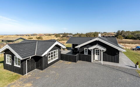 Djuna - 550M from the Sea: Bois, Domicile, Porche, Plate-Forme, Dur, Toit, Tache De Bois, Parquet, Eco Hôtel