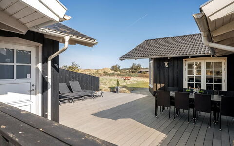 Djuna - 550M from the Sea: Bois, Domicile, Porche, Plate-Forme, Dur, Toit, Tache De Bois, Parquet, Eco Hôtel