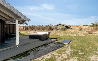 Djuna - 550M from the Sea