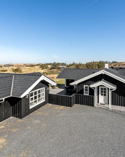 Djuna - 550M from the Sea