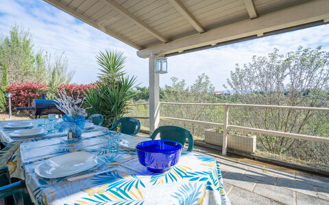 Borgo House In Florentine Hills With Pool: Meubles, Chaise, Mobilier De Jardin, Ombre, Nappe De Table, Jardin, Recours, Tableau De Plein Air, Table Cuisine Et Salle A Manger, Eco Hôtel