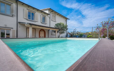 Borgo House In Florentine Hills With Pool: Bleu, Piscine, Composite, Recours, Biens, Eco Hôtel, Hacienda, Villa, Hôtel, Caractéristique De L'Eau