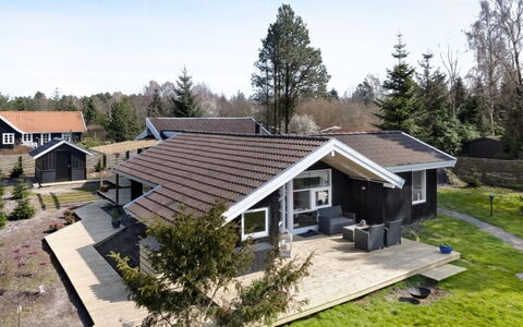 Sissie - 400M from the Sea: Biens, Ombre, Allée, Ferme
