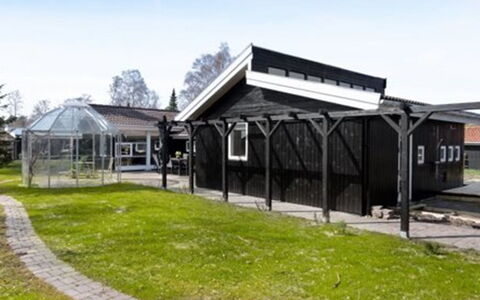 Sissie - 400M from the Sea: Biens, Ombre, Allée, Ferme