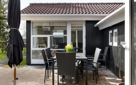 Sissie - 400M from the Sea: Biens, Ombre, Allée, Ferme