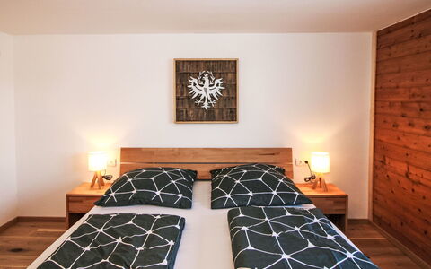 Bettina: Lit, Design Intérieur, Meubles, Chambre, Sol, Sol, Bois, Drap De Lit, Literie, Plafond