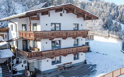 Bettina: Domicile, Appartement, Balcon, Chalet, L'Hiver, Gelé, Neige, Village De Montagne