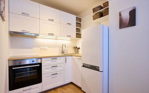 Hašlerka: Appareil De Cuisine, Cuisine, Cabinetry, Principaux Appliance, Comptoir, Design Intérieur, Bois, Meubles, Sol, Électroménager