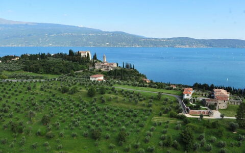 Villa le Selve: Paysage, Paysage Naturel, Côte, Cotiers Et Relief Océaniques, Colline, Horizon, Mer, Banque, Zone Rurale, Station De Montagne