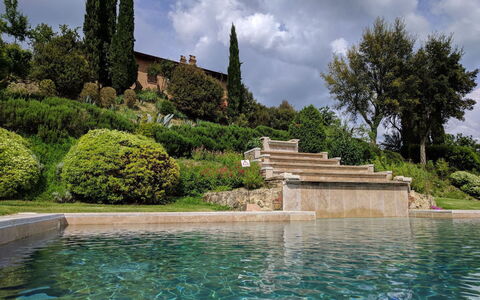 Podere della Bruciata: Arbuste, Paysage, Jardin, Aménagement Paysager, Caractéristique De L'Eau, Jardin Botanique, À Feuilles Persistantes, Arrière-Cour, Haie