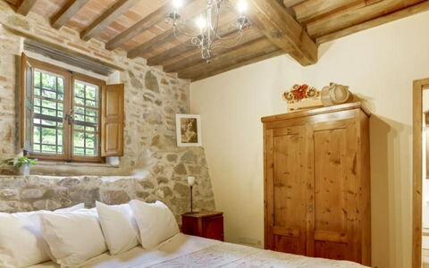 Mulino della Frateria: Meubles, Bois, Design Intérieur, Plafond, Sol, Lit, Chambre, Sol, Pièce, Literie