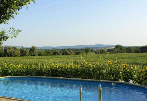 Casalunga: Bleu, Piscine, Ombre, Mobilier De Jardin, Aménagement Paysager, Réflexion, Eco Hôtel, Caractéristique De L'Eau, Arrière-Cour