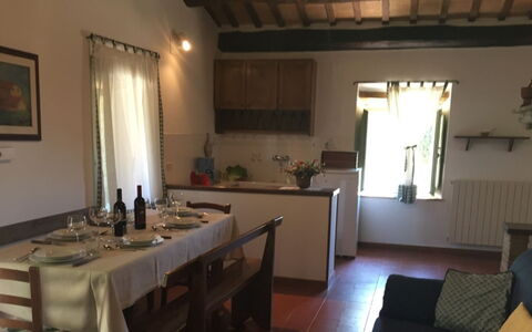 Case Belle: Meubles, Table, Design Intérieur, Table Cuisine Et Salle A Manger, Chaise, Pièce, Salle À Manger, Tache De Bois, Dur, Aliments