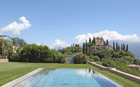 Villa Garda: Piscine, Colline, Chaîne De Montagnes, Biens, Aménagement Paysager, Eco Hôtel, Jardin, Villa, Recours, Manoir