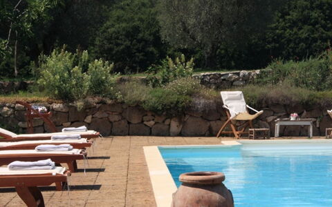 Bagnoletto: Piscine, Meubles, Recours, Mobilier De Jardin, Balancelle, Loisir, Eco Hôtel, Chaise, Hôtel, Pot De Fleur